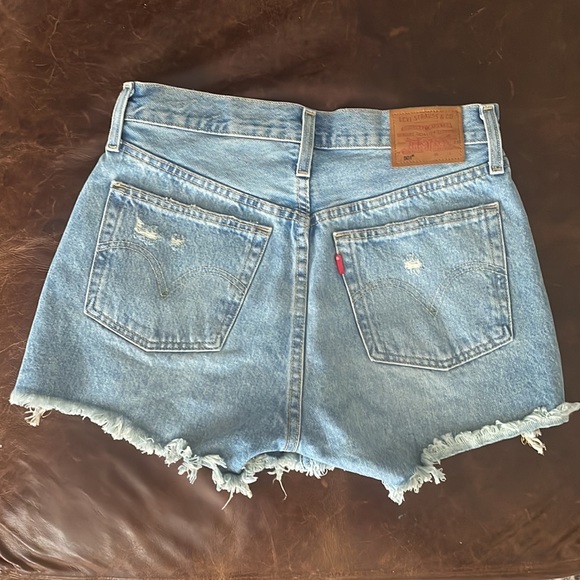 Levi's 501 Original Shorts - Picture 2 of 9